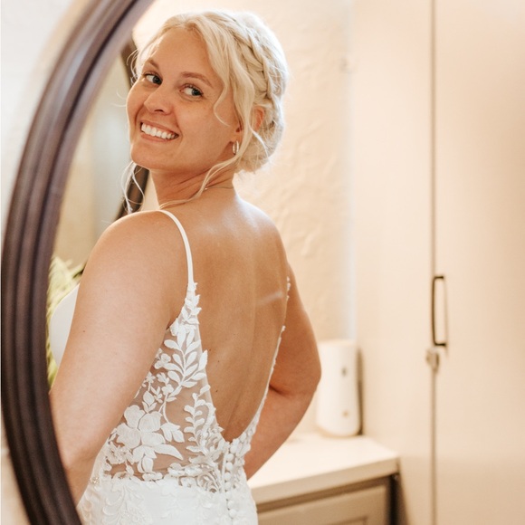 Meet your Posher, Kayla - Picture 2 of 2